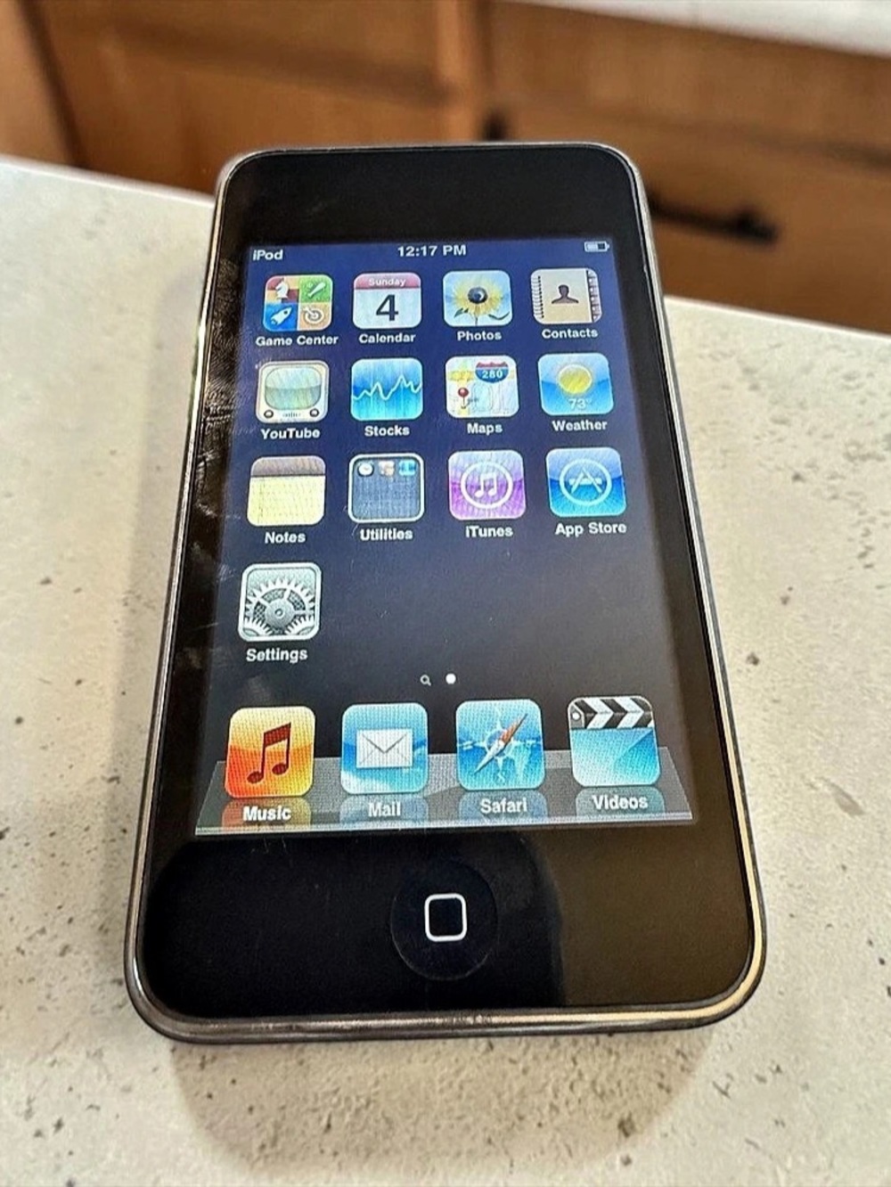 Apple iPod Touch 2nd Gen 8GB MC086LL/A Vintage Working